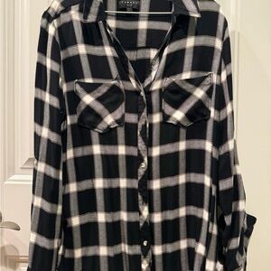 Long sleeved blouse!  100% rayon.